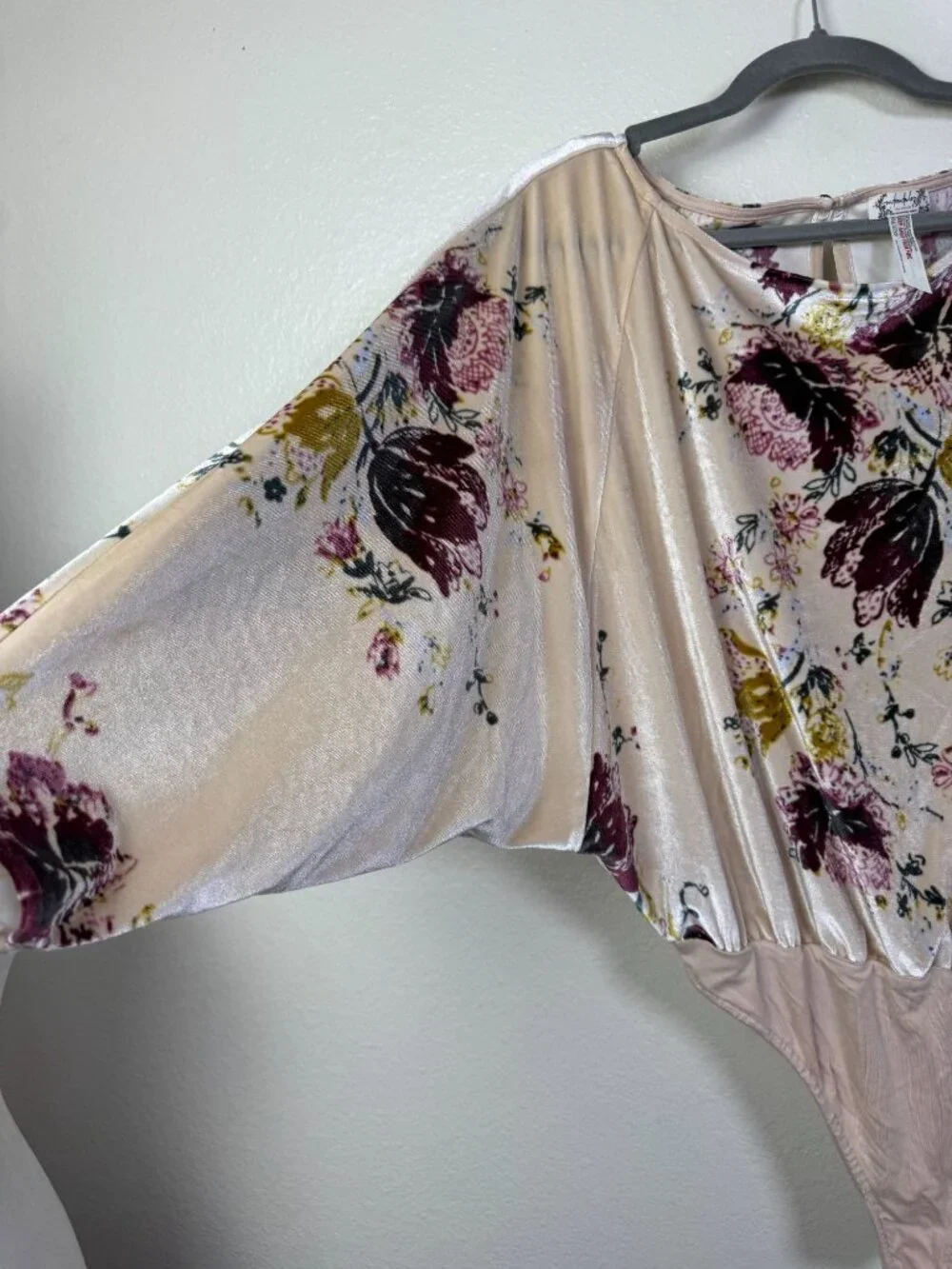 Intimately Free People Babe Slouchy Floral Velvet Bodysuit Dolman Beige size XS